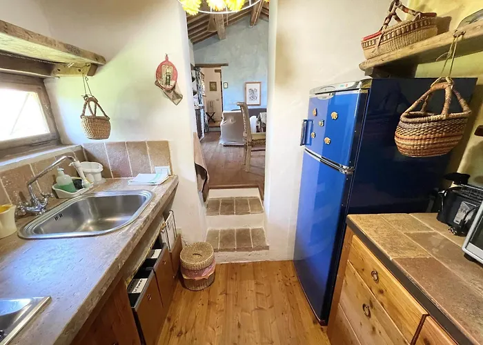 Spoleto Tranquilita Sleeps 20 With Wifi Pool Yoga Gardens And Views Villa *