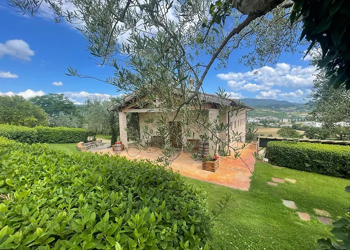 Villa Spoleto Tranquilita Sleeps 20 With Wifi Pool Yoga Gardens And Views Morro