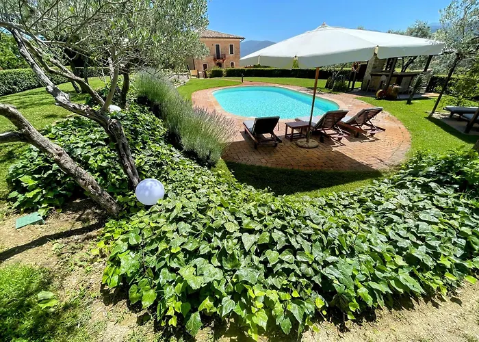 Spoleto Tranquilita Sleeps 20 With Wifi Pool Yoga Gardens And Views Villa Morro