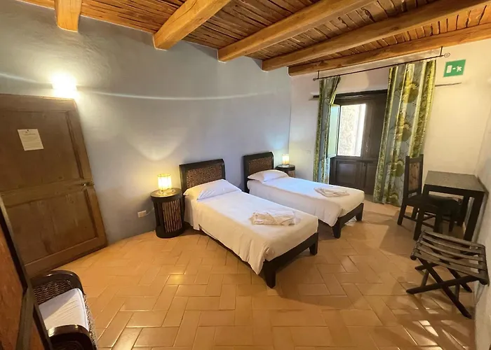 Villa Spoleto Tranquilita Sleeps 20 With Wifi Pool Yoga Gardens And Views