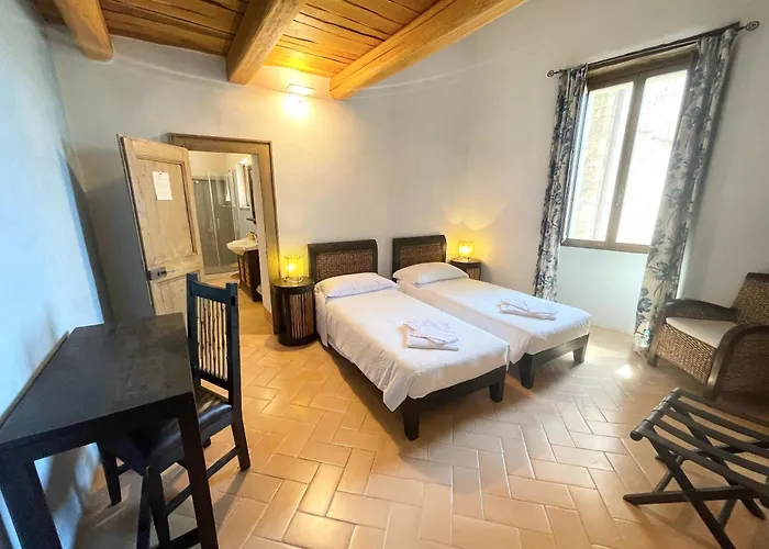 Villa Spoleto Tranquilita Sleeps 20 With Wifi Pool Yoga Gardens And Views Morro