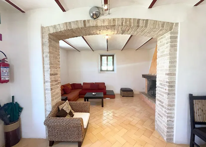 Spoleto Tranquilita Sleeps 20 With Wifi Pool Yoga Gardens And Views