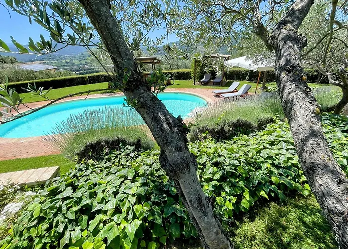Spoleto Tranquilita Sleeps 20 With Wifi Pool Yoga Gardens And Views